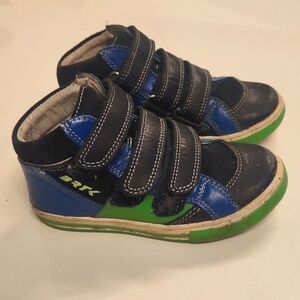 All leather European Sneakers Toddler Size 28 EUR (US Size 11)